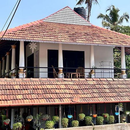 Marari Beach Cleetus Homestay 马拉利库兰 外观 照片